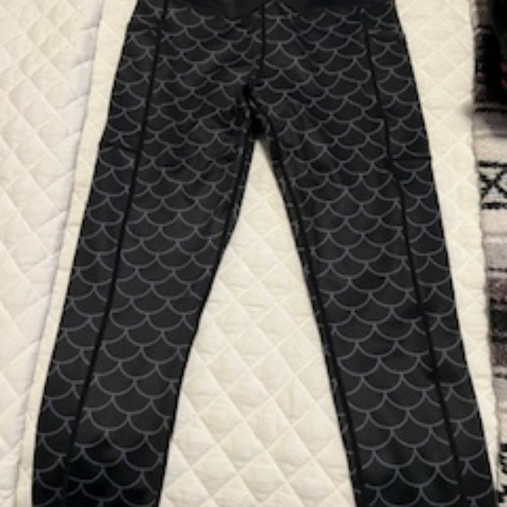 CVG Black Siren Capri Legging - S